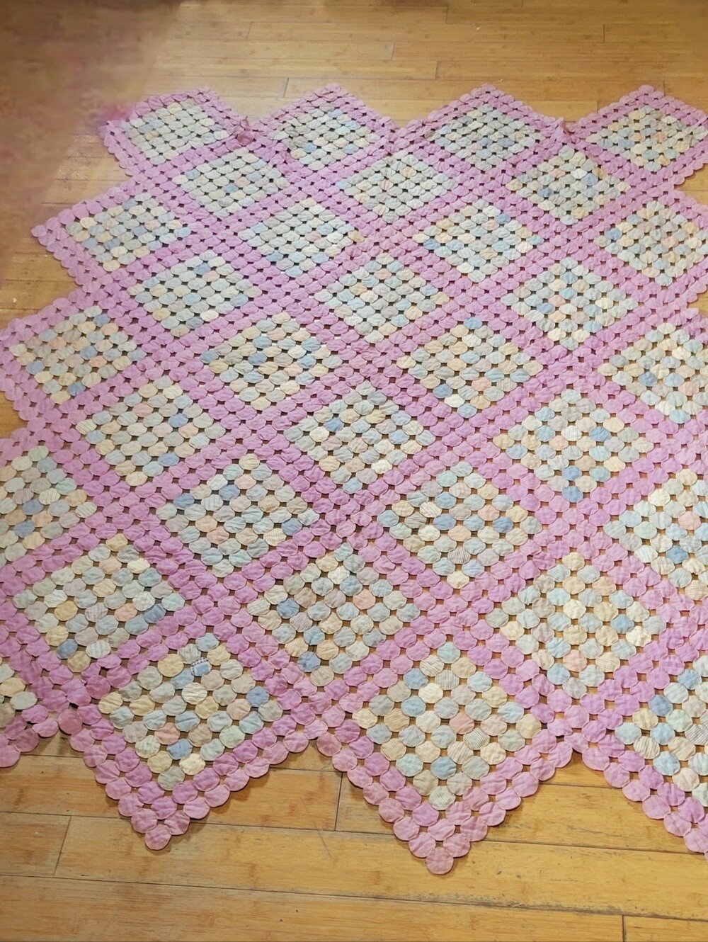 Vtg Handmade Yo-Yo Bedspread Quilt Pastel Pattern & Border